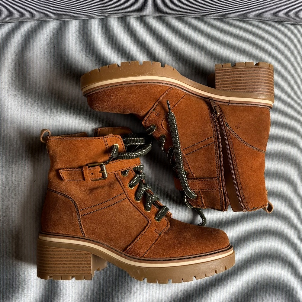 Naturalizer Tan Suede Lace-Up Lug Heel Ankle Boots